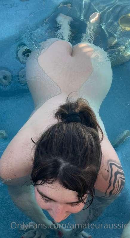 hot tub sucky sucky