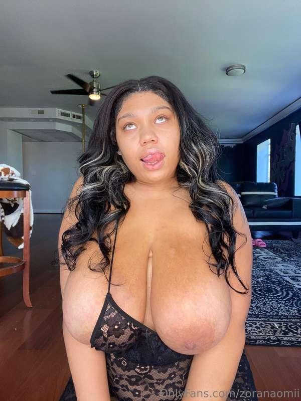 Can you cum in my tits daddy 🤪🤪🤪