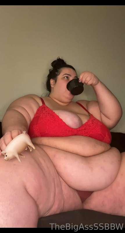This post is for anyone who wants my new curvage video! It’s..
