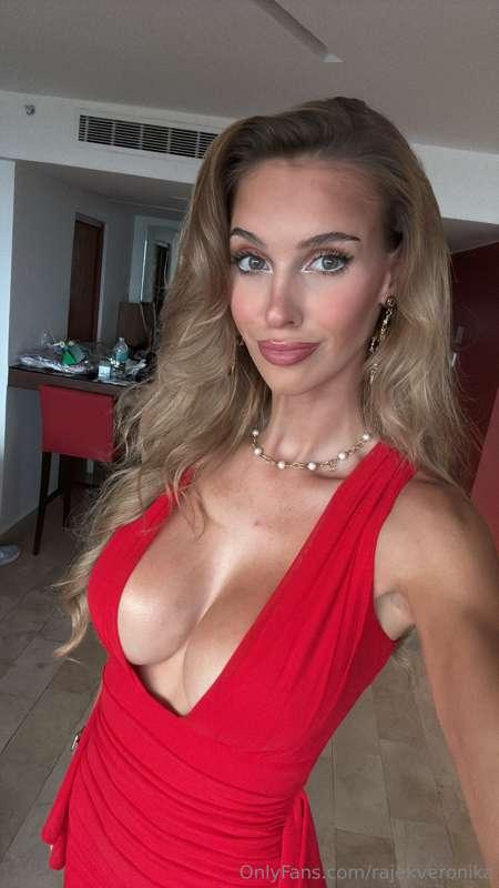 Me in red is always good IDEA. DONT U THINK SO? 