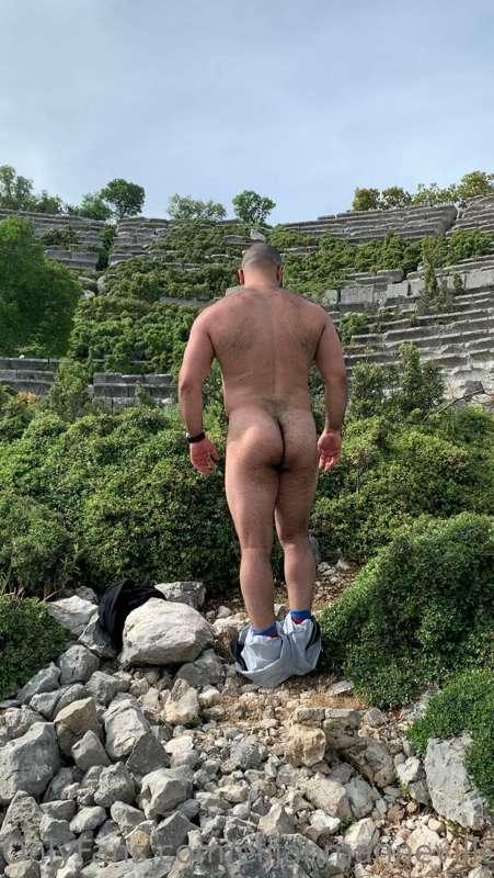 Discovering the ancient ruins
Of Kyaneai