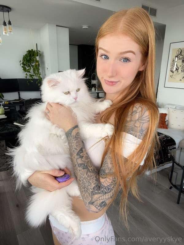 We're just purrfect together 🤍 