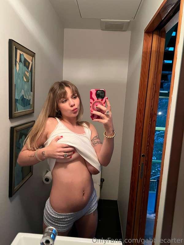 gabbiecarter main image