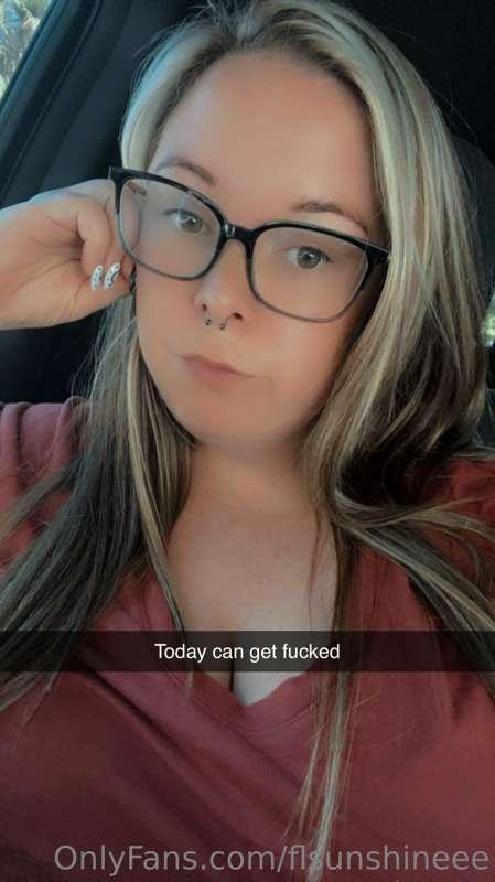 Peeep the new piercing 🪦