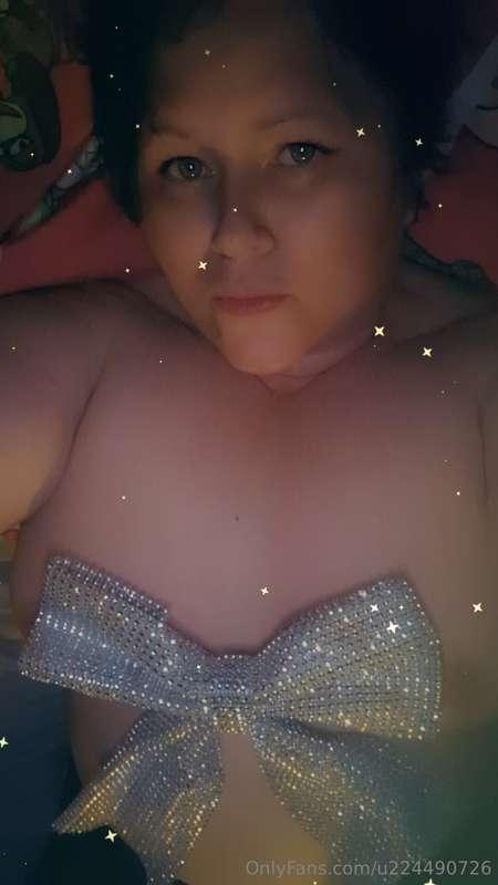 Oh baby cum unwrap me, I'll play and luck my big tittys for ..