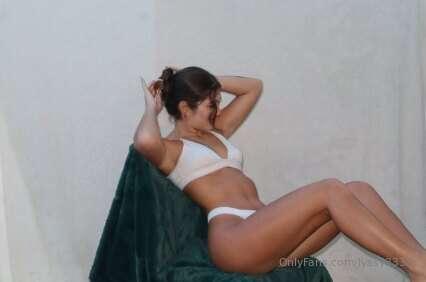 Don’t blame me if this pic ruins your focus 💋