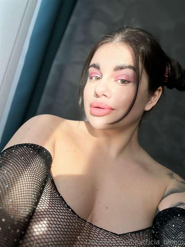 i had good dream today about... wanna listen in dm?😋🥰🥰💋