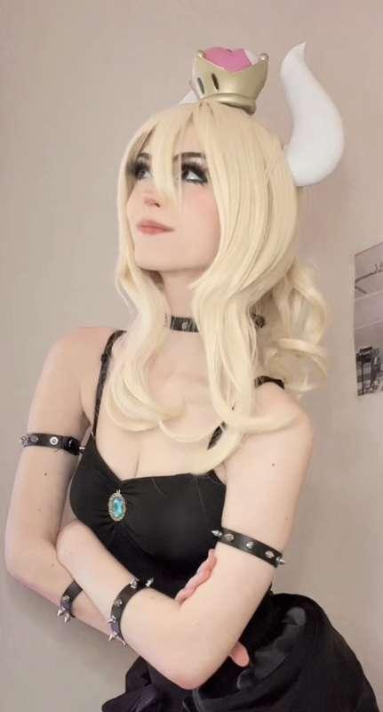 BOWSETTE FIRST LOOK