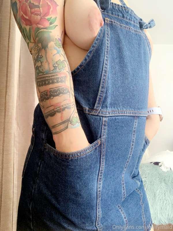 Top or no top underneath? 🙊