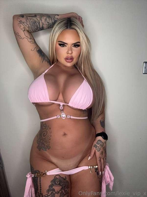 Do you like my tan lines? 😈