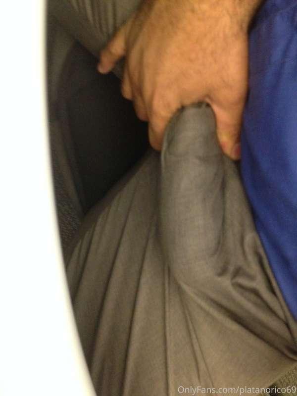 Whos ever been horny at work? SWIPE TOO SEE MY MEAT. 😈😈😈