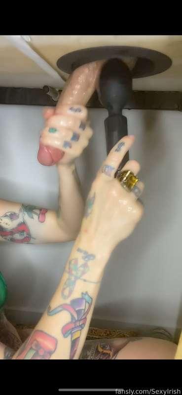 #fyp

Thought we’d play a game , 15 minutes on the timer to make him cum before the timer goes off cause he says he very rarely cums by handjob so thought I’d introduce a vibrator , ice , feathers and my nails 😈 how long do you think it took him to cum ? Video just uploaded 

#teasing #ice #torture #feathers #vibrator #milking #cumplay #kink #taboo #milkingtable #gloryhole #nails #fetish #handjob 