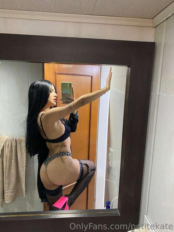 ## 𝓚𝓲𝓼𝓼 𝓶𝓮 right now, or I'll put my 𝒉𝒆𝒆𝒍𝒔 and F͎E͎E͎T͎ in y..