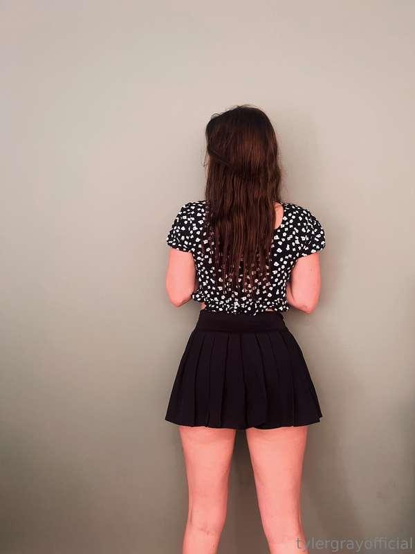 Looking all cute in my new skirt 💓Go check out my paid page ..