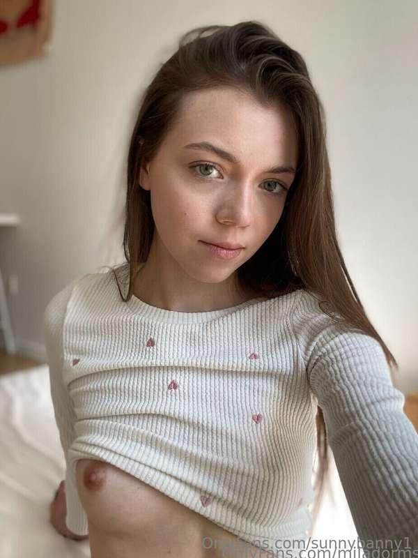 OMG! She’s @miladorms so hot and wild 😱 Mila's freaky and ho..