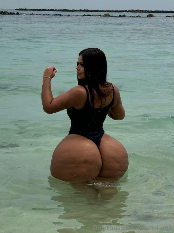 Have you ever fucked someone on the beach? 🏝️ 