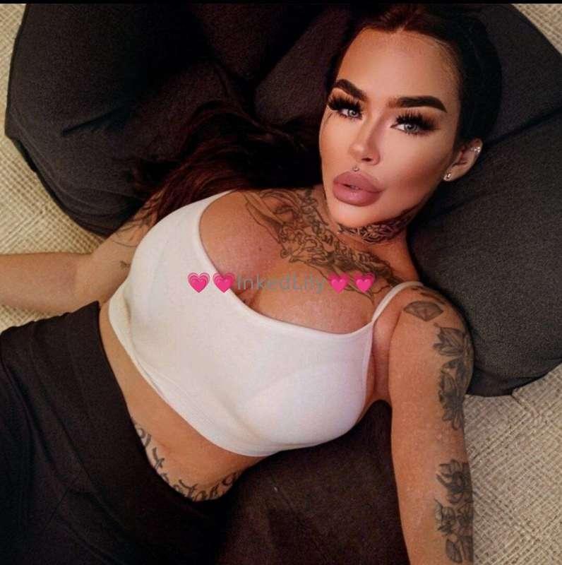 I want to feel your hands on my ass.