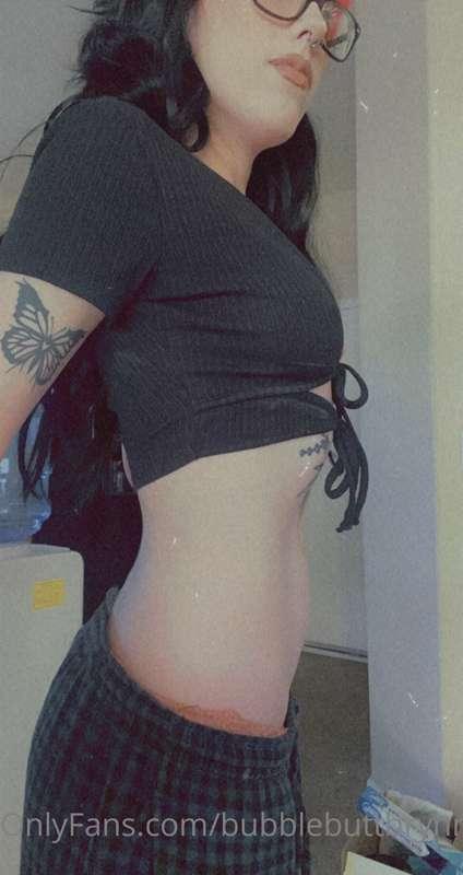 tip $5 and i’ll take my top off in ur dms