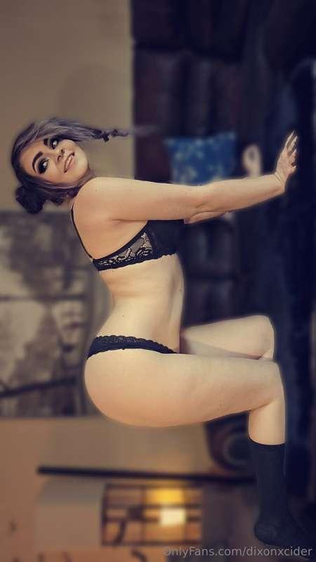 Happy humpday babe!
Slap my ass and call me babydoll 😈