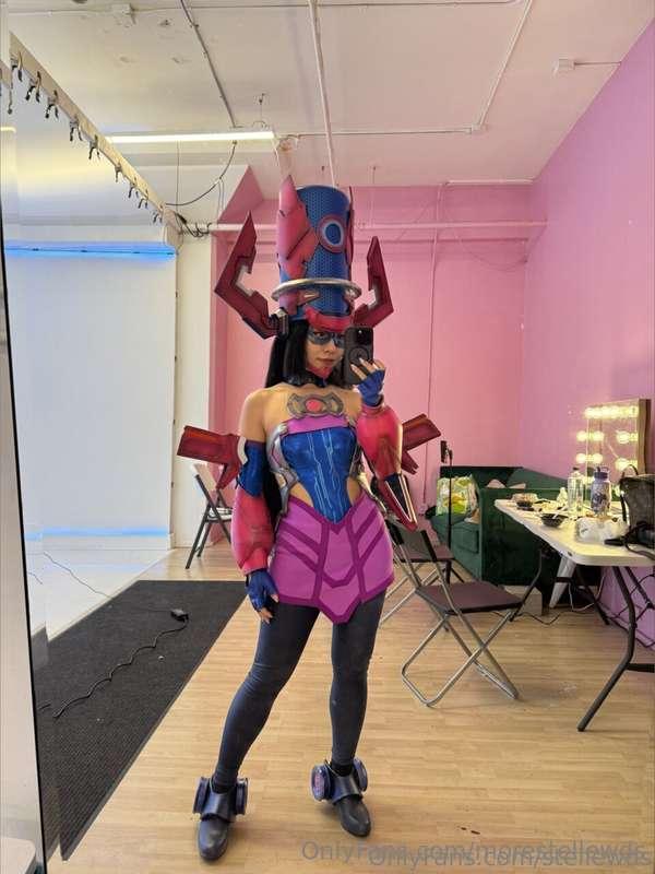 Still so pleased with how good my Galactus cosplay turned ou..