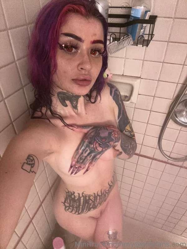 are u gonna jump in the shower with me? 😈