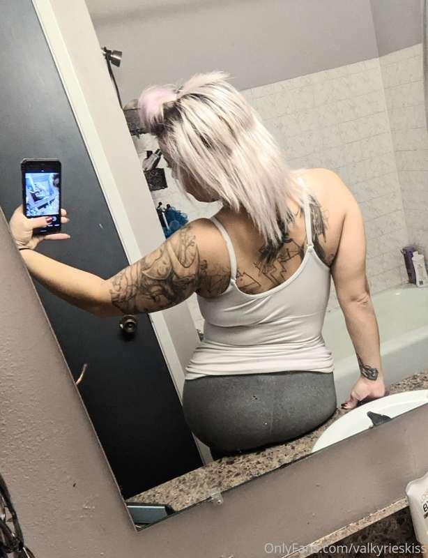 Cliche ass mirror picture but damn it looks good.  😍😘
