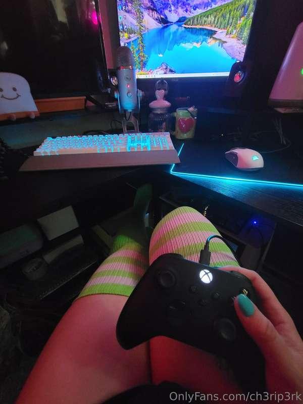 I'm ready for some play time daddy. Are you? 😈🎮 🥵