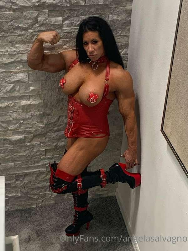 Ready to be worshipped!