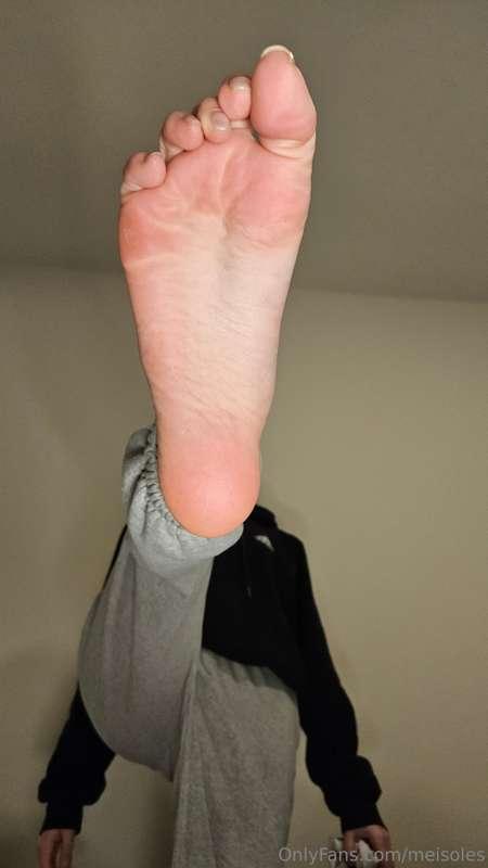 It's time to relapse to my perfect big Asian feet