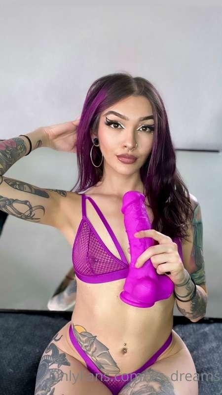 Ready to see me have fun with my new dildo🤤
Got asked to use..