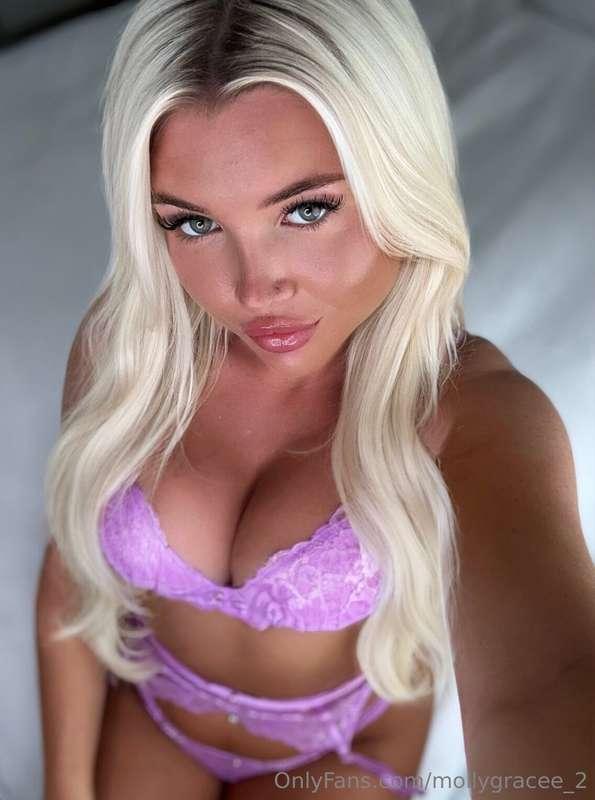 What’s your favourite thing about me ? 💜