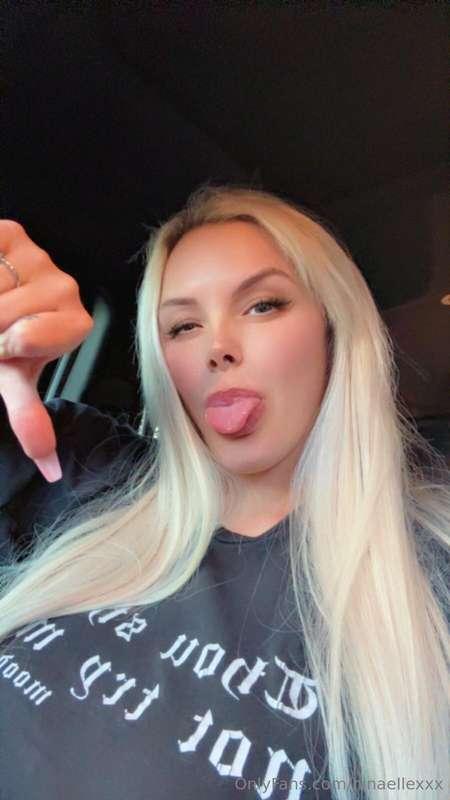 Want to know if i'd SMASH OR PASS?Tip me $5 and a selfie and..