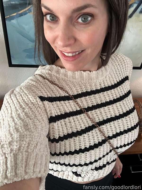 #milf #mom #stepmom #goodlordlori #roleplay #smile #cougar #bigtits

I hope your Monday morning is going swimmingly. We got this, babe! 😉