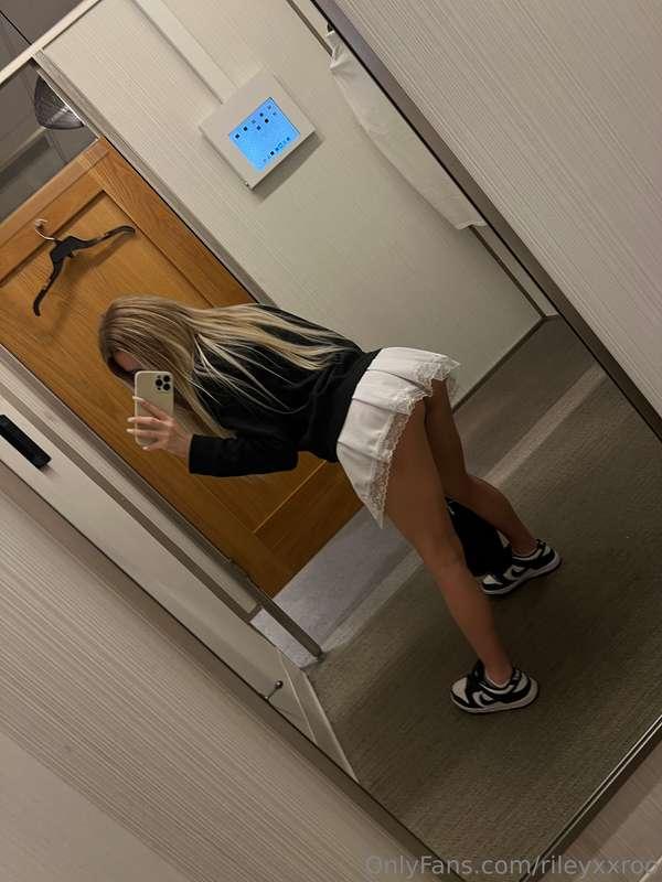 Let me distract you 🤭