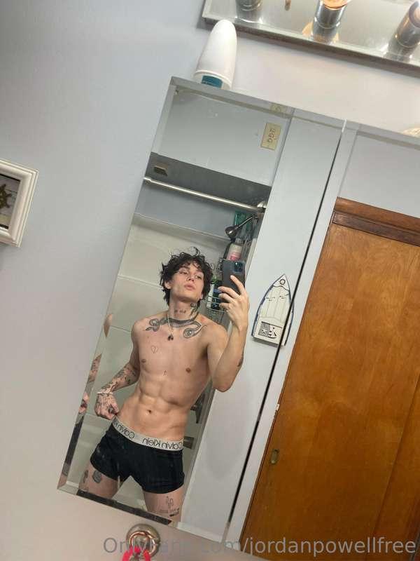 Take these boxers off in the dm's😈