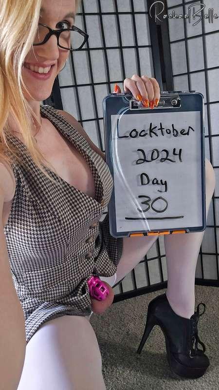 Day 30! Almost finished Locktober!Loving this new outfit ins..