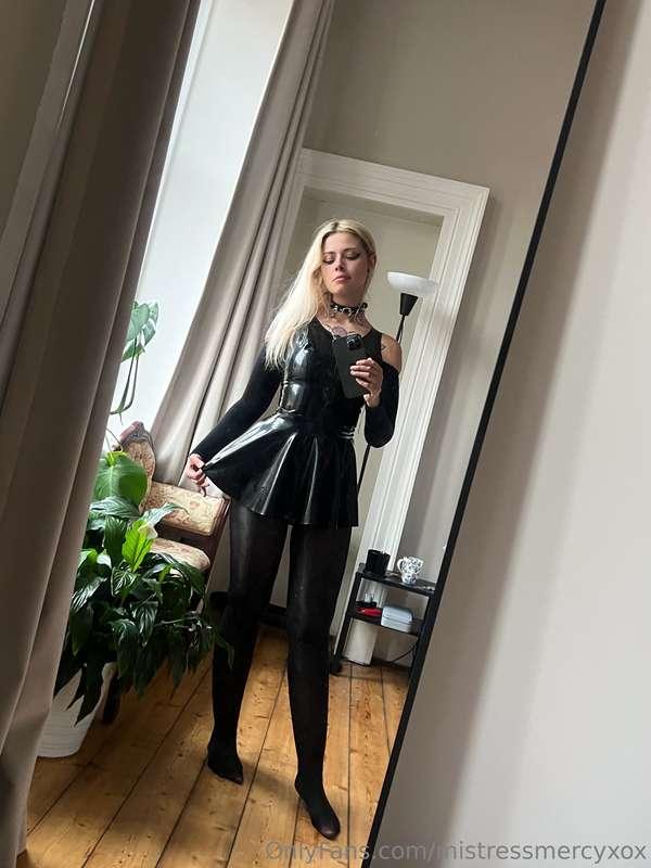 So, what do we think about nylon under latex? Isn’t it great..