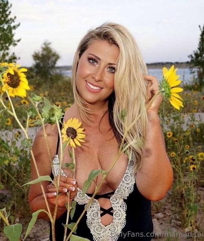 Always stop to smell the flowers 🌹 