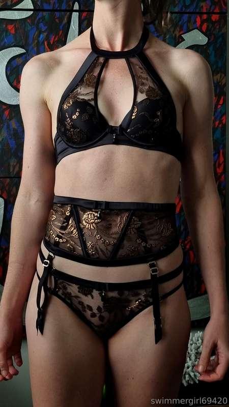 Can't say I love this top, at all really. But I wanted to tr..