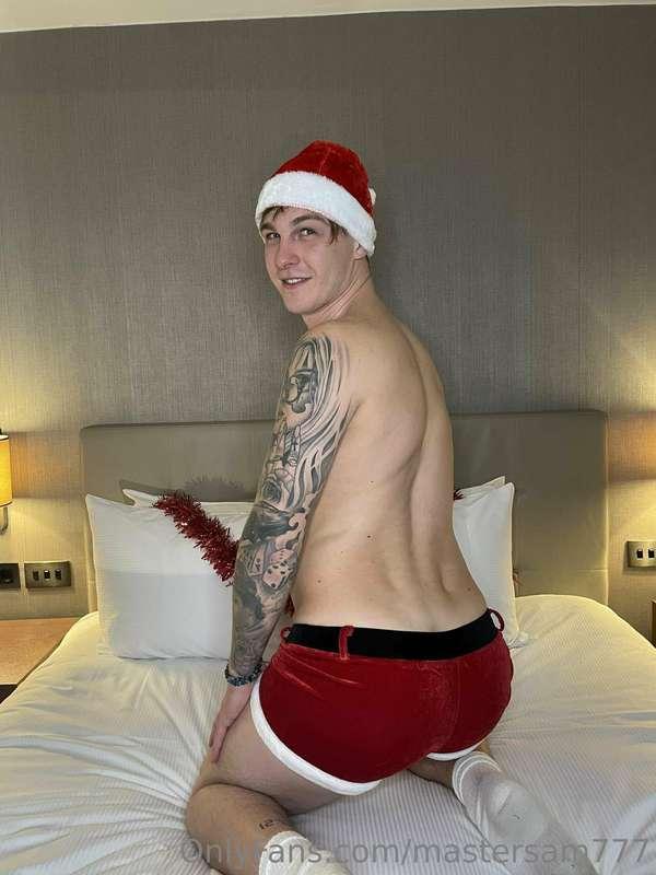 Merry Christmas, you filthy animals 😈😜