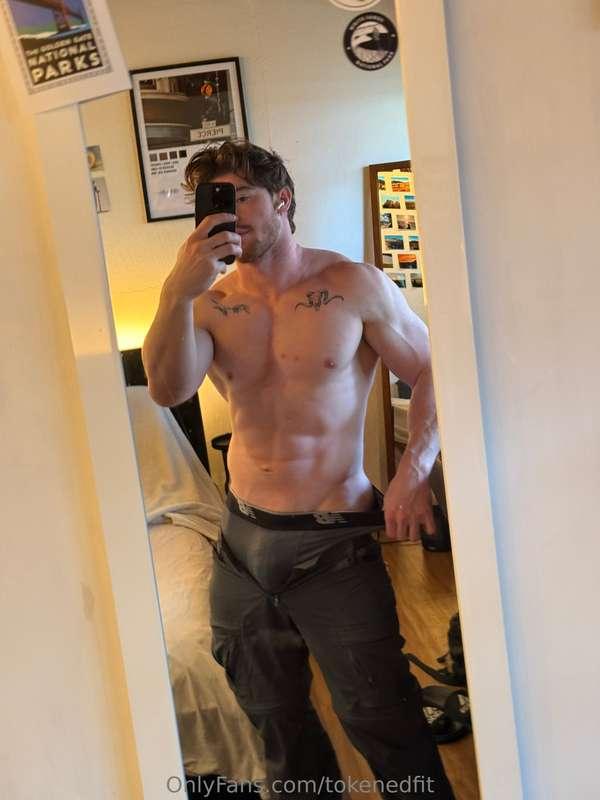 Come help me undress 