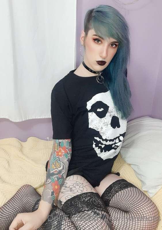 Hi there :3 wanna see my lingerie? 
It´s all yours to take b..