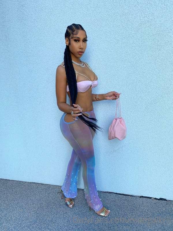Aries season has me acting up 😈