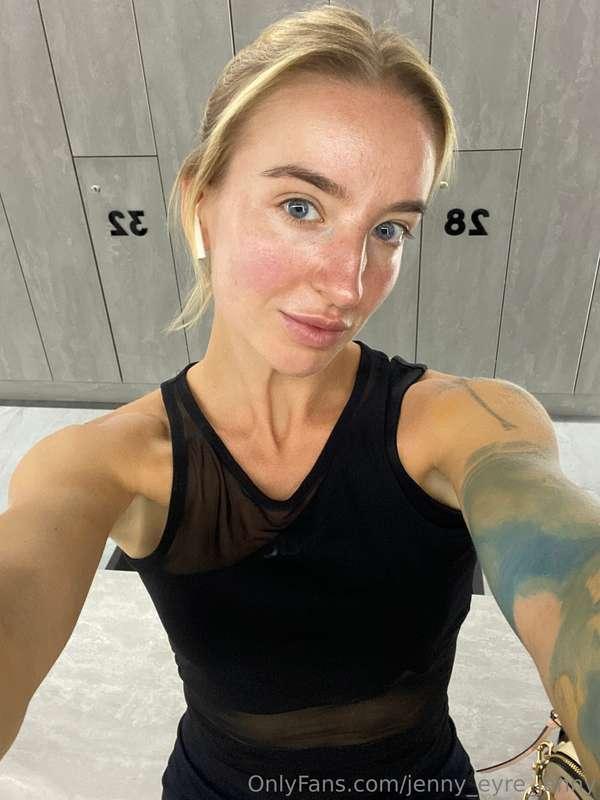 Do you think it's true that a woman who doesn't use makeup h..