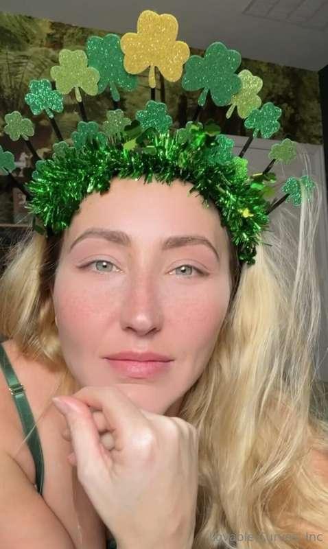 HAPPY ST. PATRICKS DAY!!!! Sending some 💚 love! What do you ..