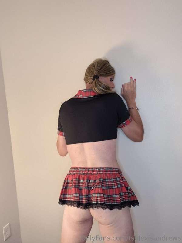 My ass is yours... do you want to spank me? Fuck me? Eat me?