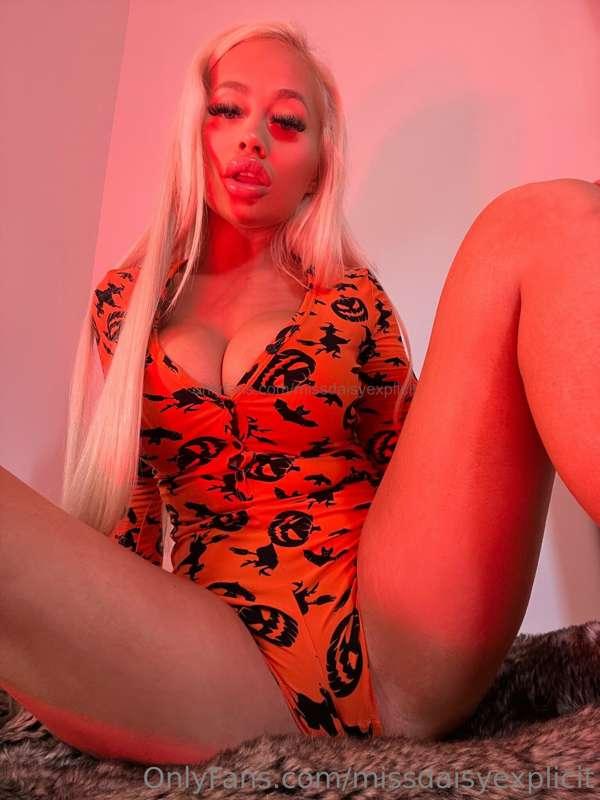 Would you be my boo 👻?