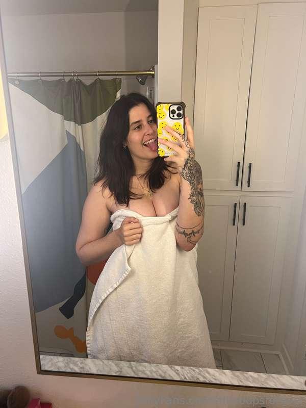 Sooo you guys seem to want me to drop this towel, huh? 🧐 I w..