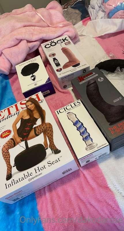 Another round of toys ☺️🙈
