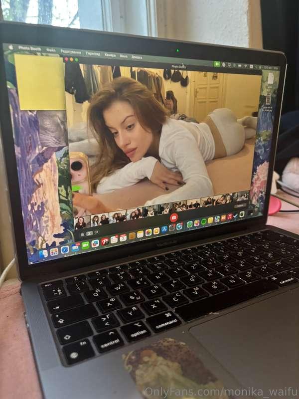 Just shot some fresh content using my laptop camera 💻📸 It's ..